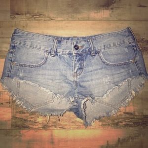 Billabong cutt off denim jean shorts